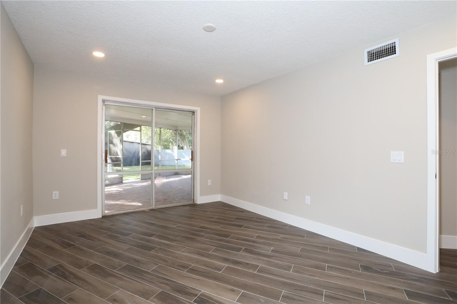 Image 22 of 35 For 3040 Knowles Boulevard