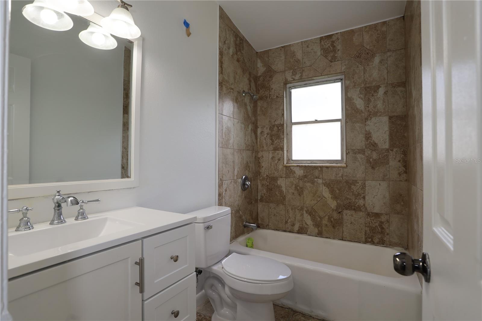 Image 16 of 18 For 1151 Davis Street