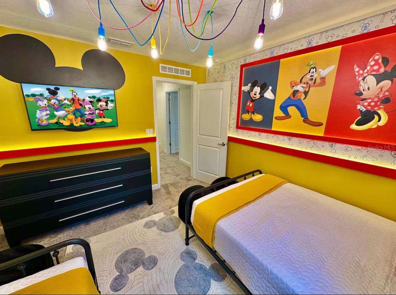 Image 3 of 34 For 2580 Reading Trail