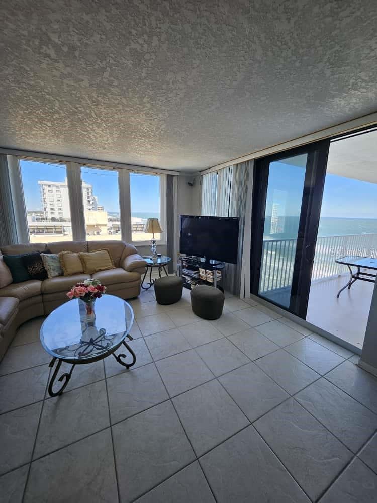 Image 7 of 28 For 3043 Atlantic Avenue 1604