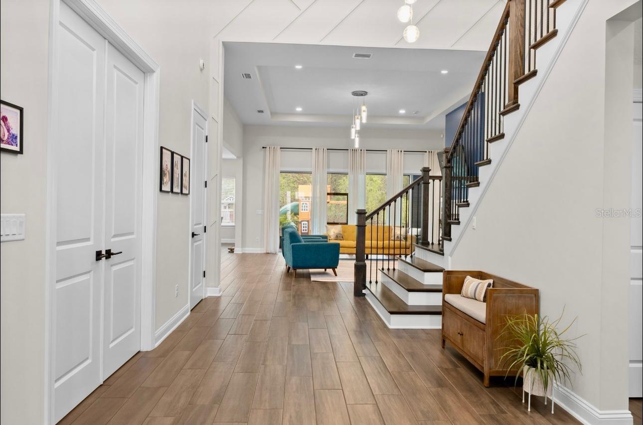 Image 11 of 45 For 462 Hillendale Circle