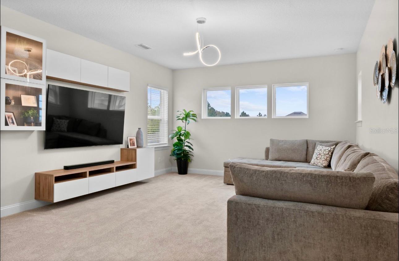 Image 22 of 45 For 462 Hillendale Circle