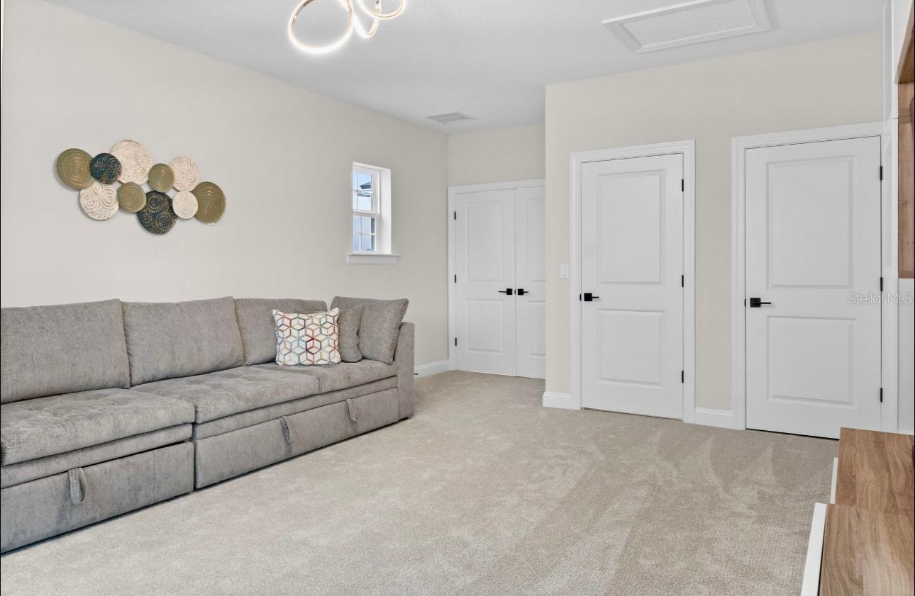 Image 24 of 45 For 462 Hillendale Circle