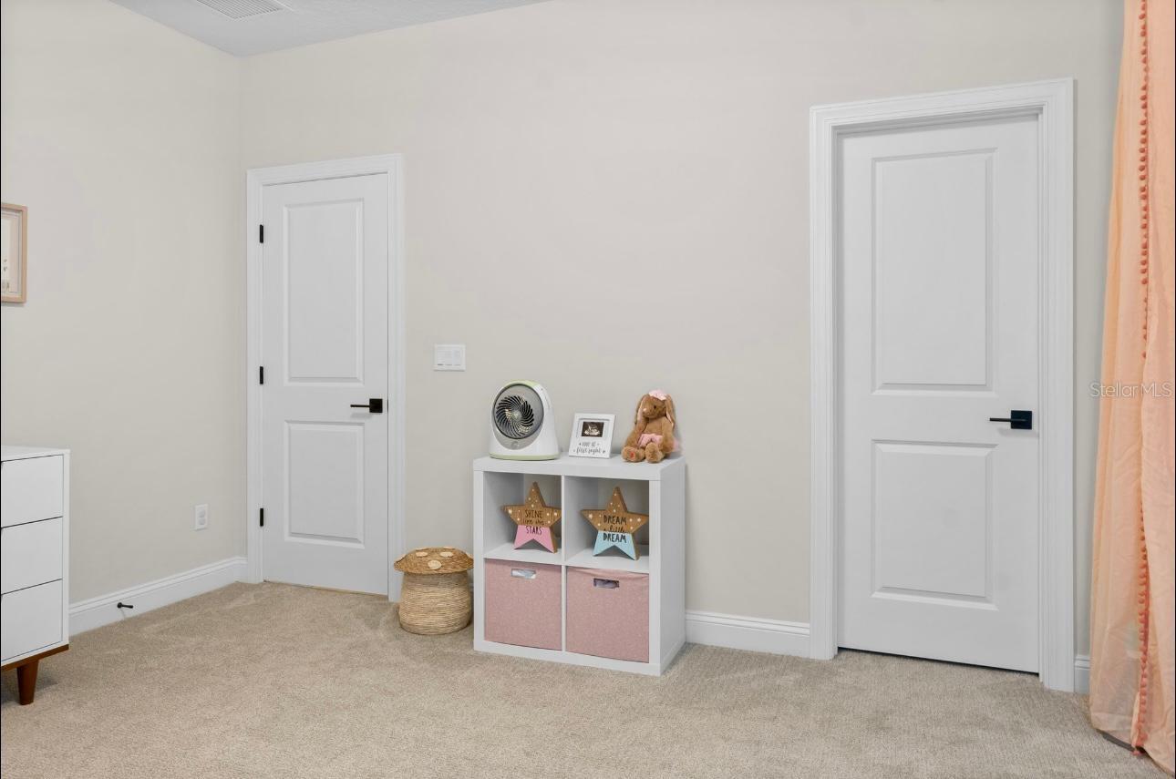 Image 28 of 45 For 462 Hillendale Circle