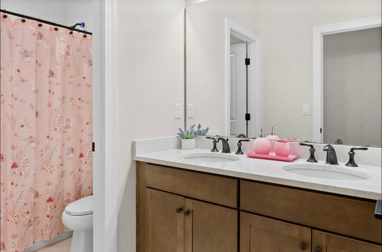 Image 30 of 45 For 462 Hillendale Circle