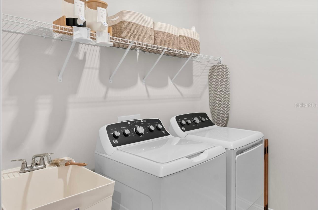 Image 32 of 45 For 462 Hillendale Circle