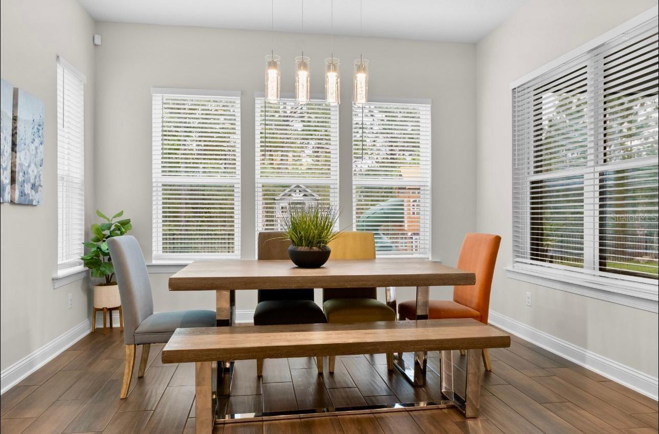 Image 4 of 45 For 462 Hillendale Circle