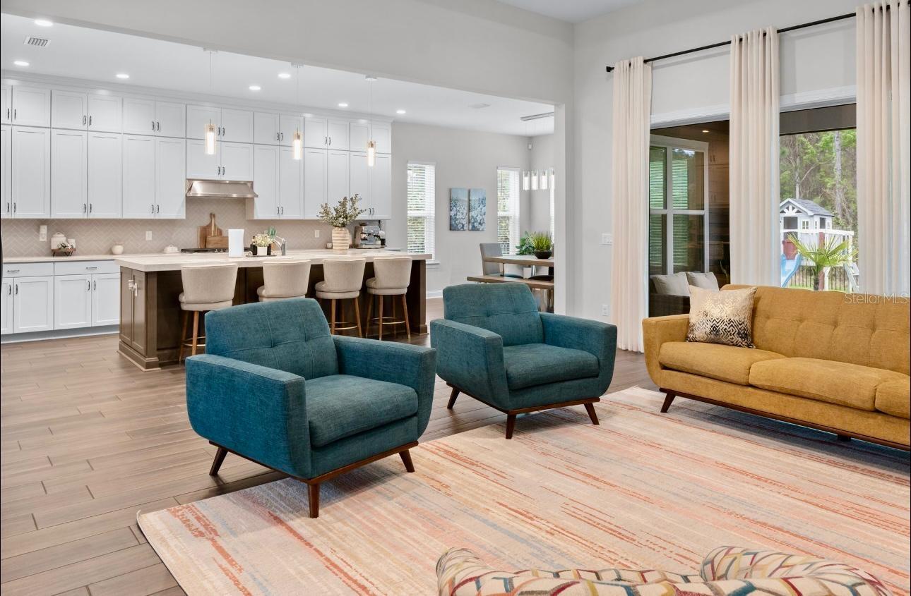 Image 6 of 45 For 462 Hillendale Circle