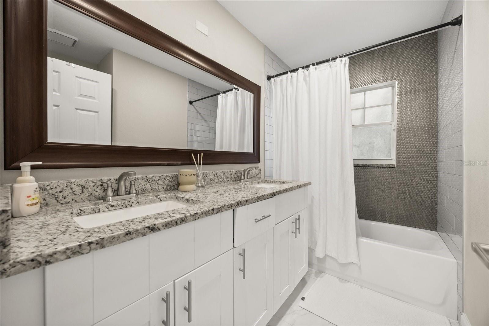 Image 19 of 40 For 8663 Nicolewood Court