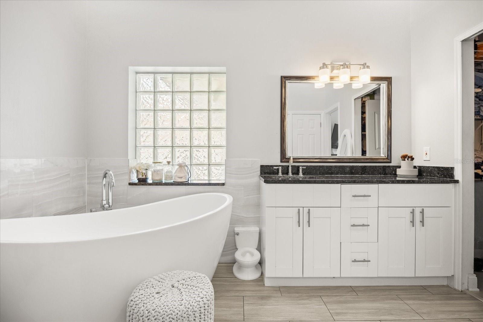 Image 21 of 40 For 8663 Nicolewood Court