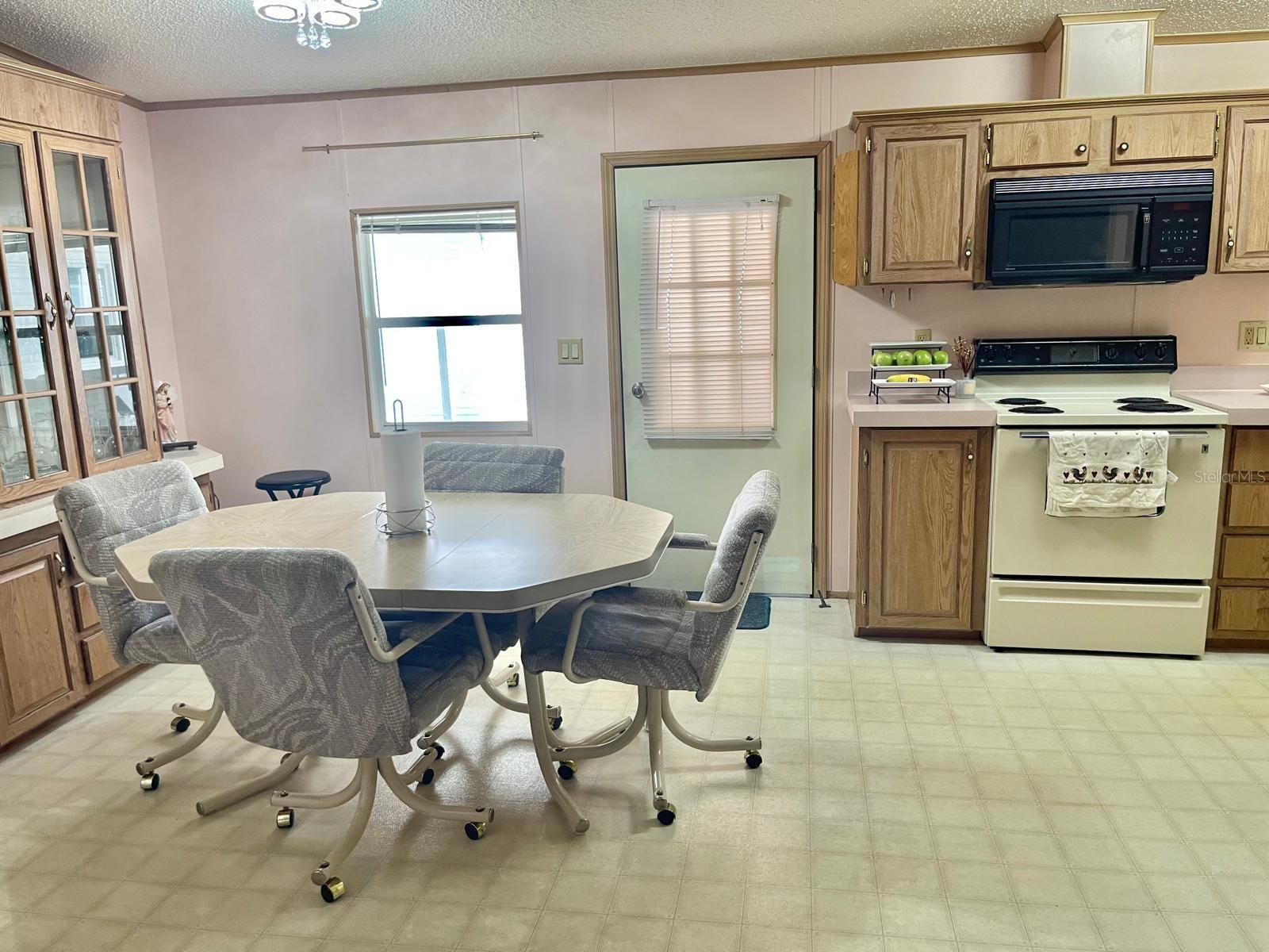 Image 8 of 27 For 50989 Highway 27 156