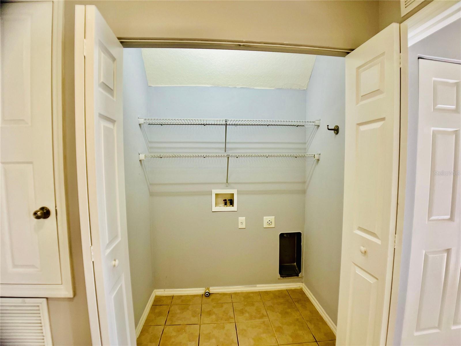 Image 13 of 27 For 1053 Chalcedony Street