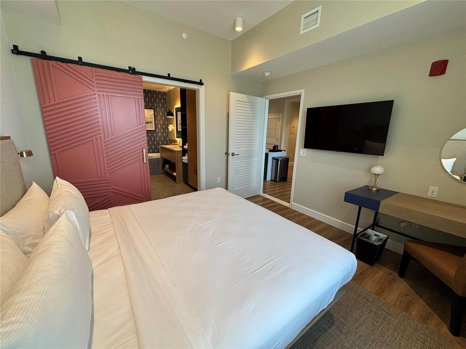 Image 23 of 39 For 3151 Sunset Walk Drive 506