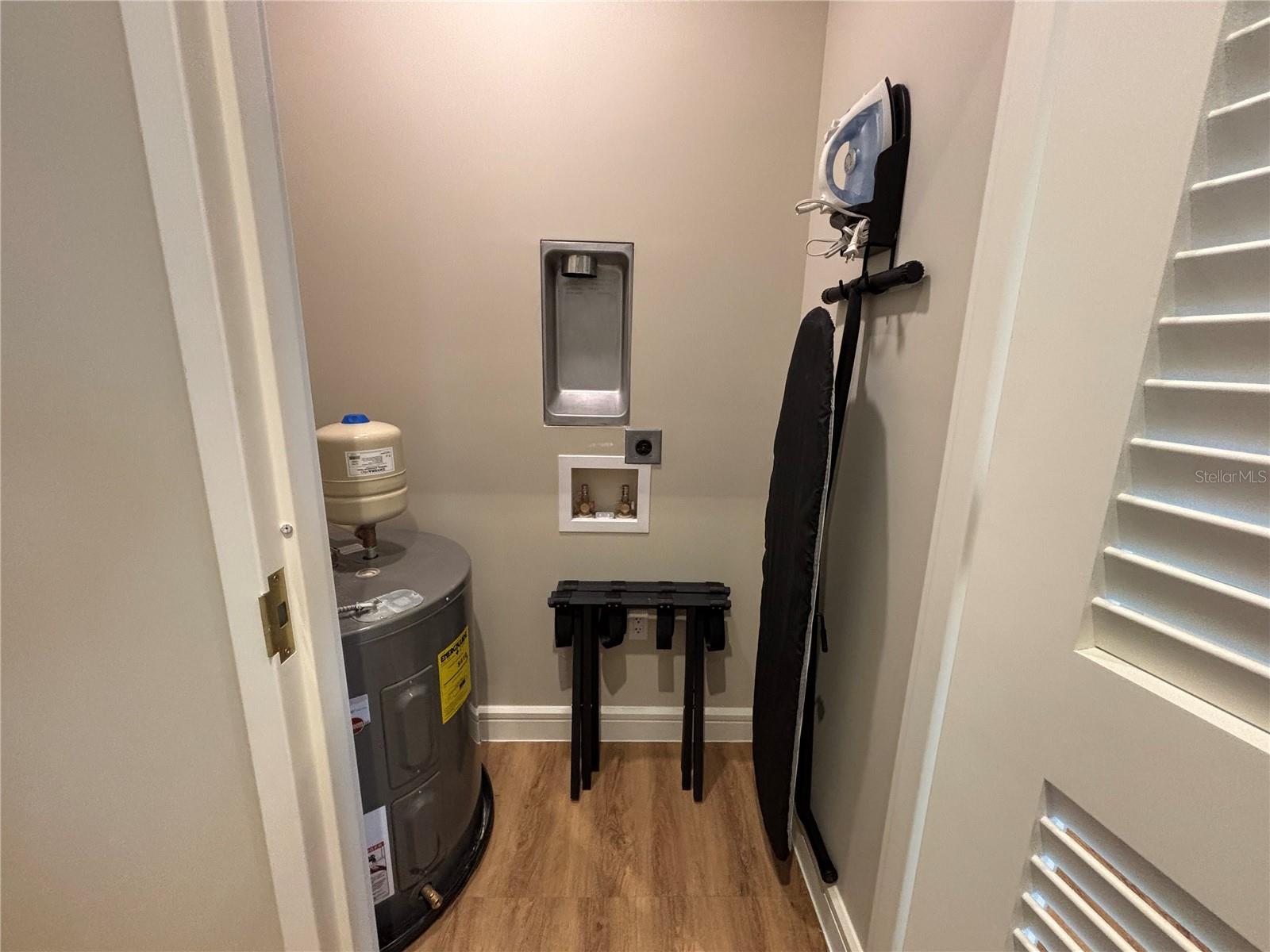 Image 27 of 39 For 3151 Sunset Walk Drive 506