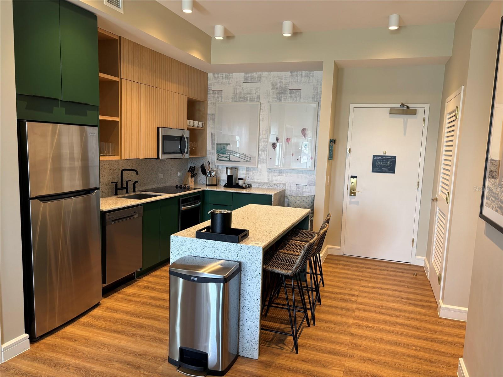 Image 6 of 39 For 3151 Sunset Walk Drive 506