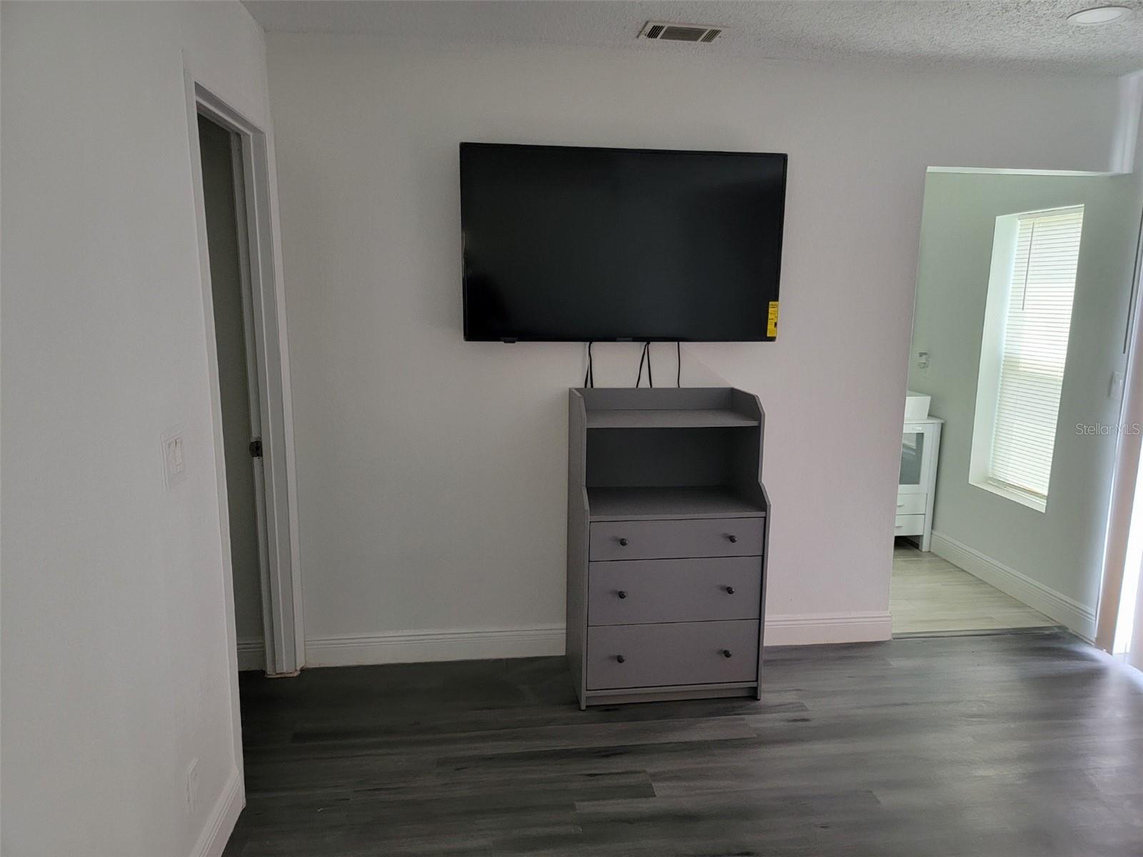 Image 5 of 11 For 8 Chip Court