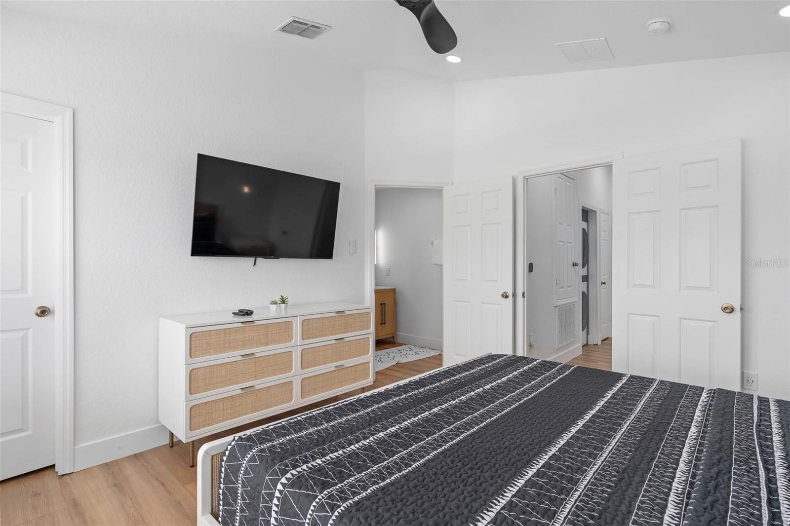 Image 21 of 46 For 2511 Maneshaw Lane