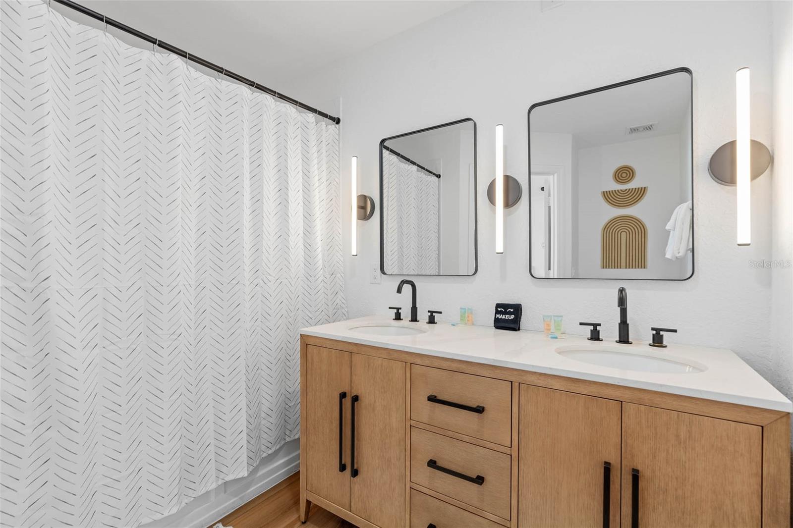 Image 22 of 46 For 2511 Maneshaw Lane