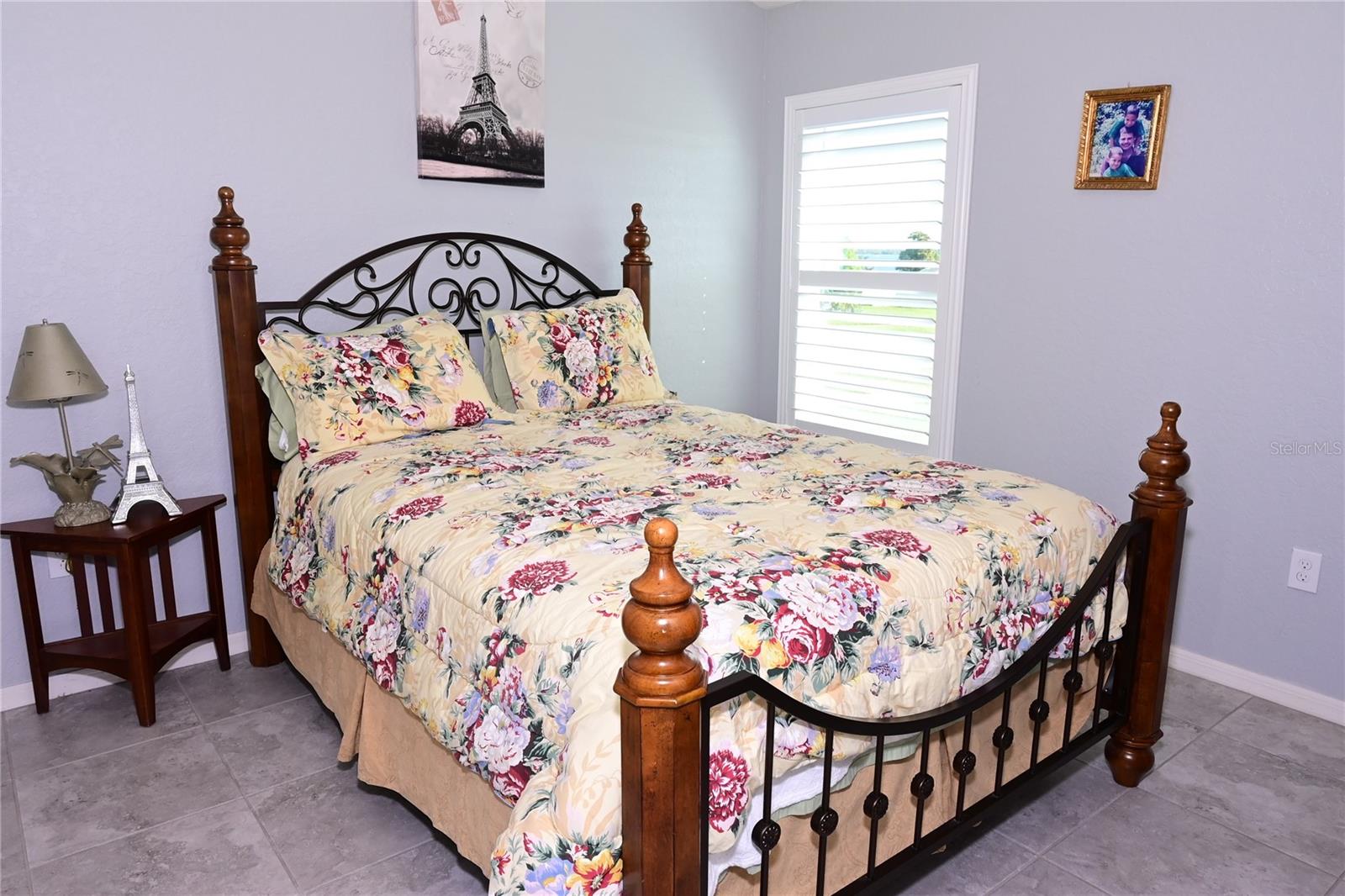 Image 16 of 25 For 891 Galloway Street