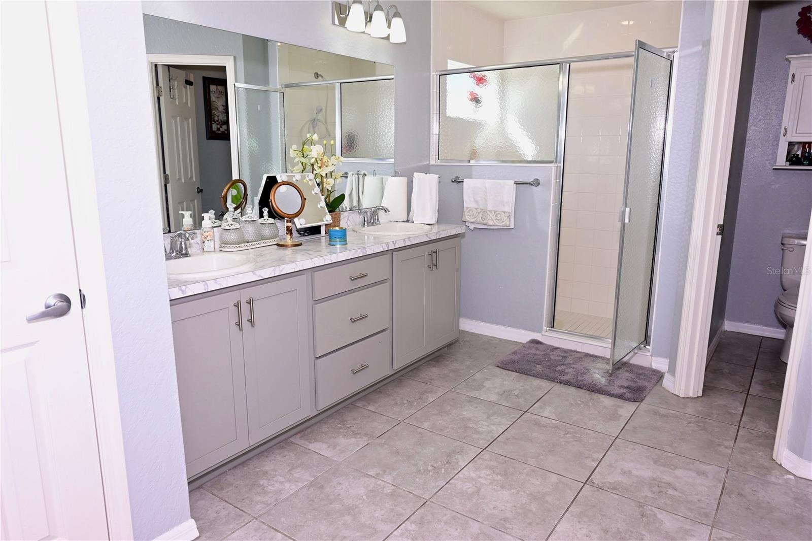 Image 21 of 25 For 891 Galloway Street