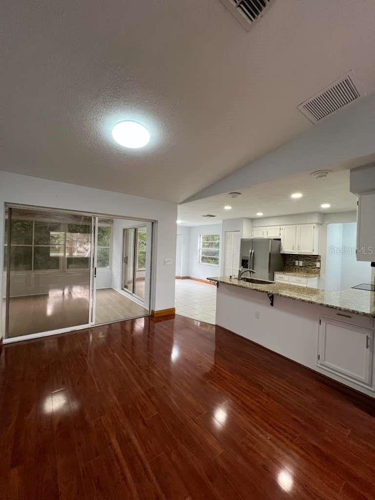 Image 4 of 11 For 6206 Dorset Road