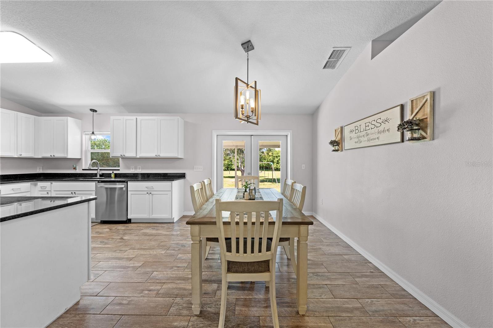 Image 21 of 43 For 3198 Cherokee Road