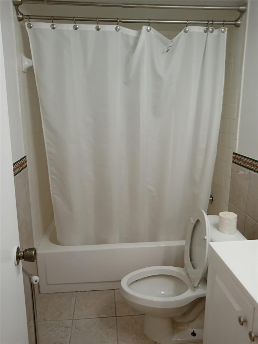 Image 6 of 8 For 3242 Semoran Boulevard 25