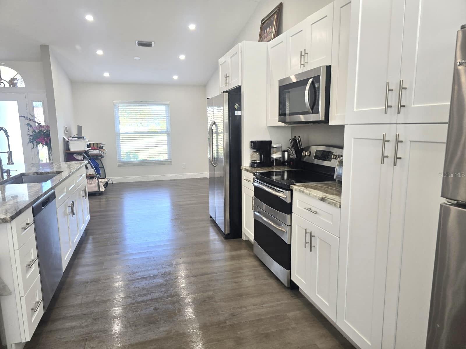 Image 3 of 5 For 2500 Pine Needle Trl