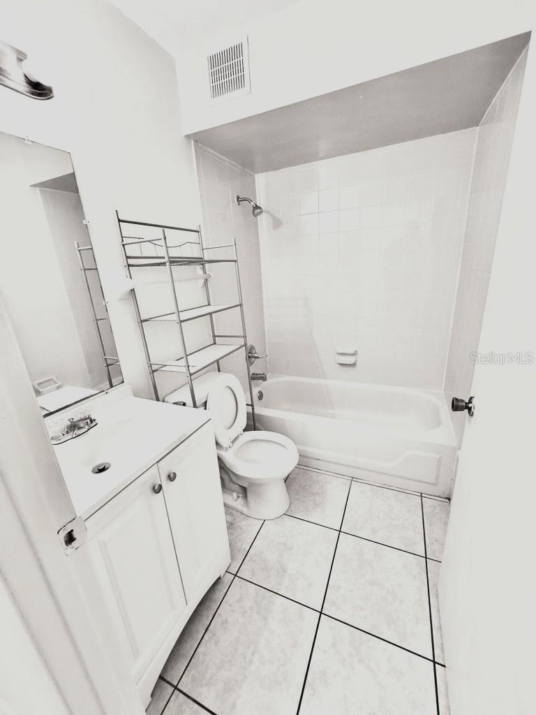 Image 2 of 11 For 9909 Sweepstakes Lane 6