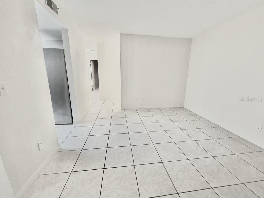 Image 3 of 11 For 9909 Sweepstakes Lane 6