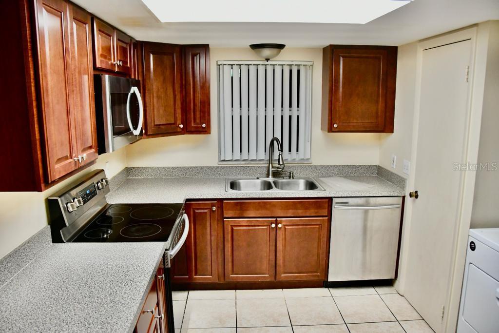 Image 4 of 11 For 9909 Sweepstakes Lane 6