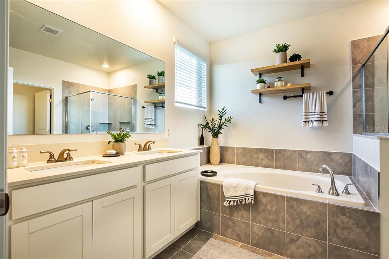 Image 15 of 27 For 286 Bogey Drive