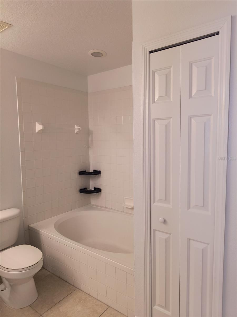 Image 24 of 31 For 1657 Windsor Oak Court