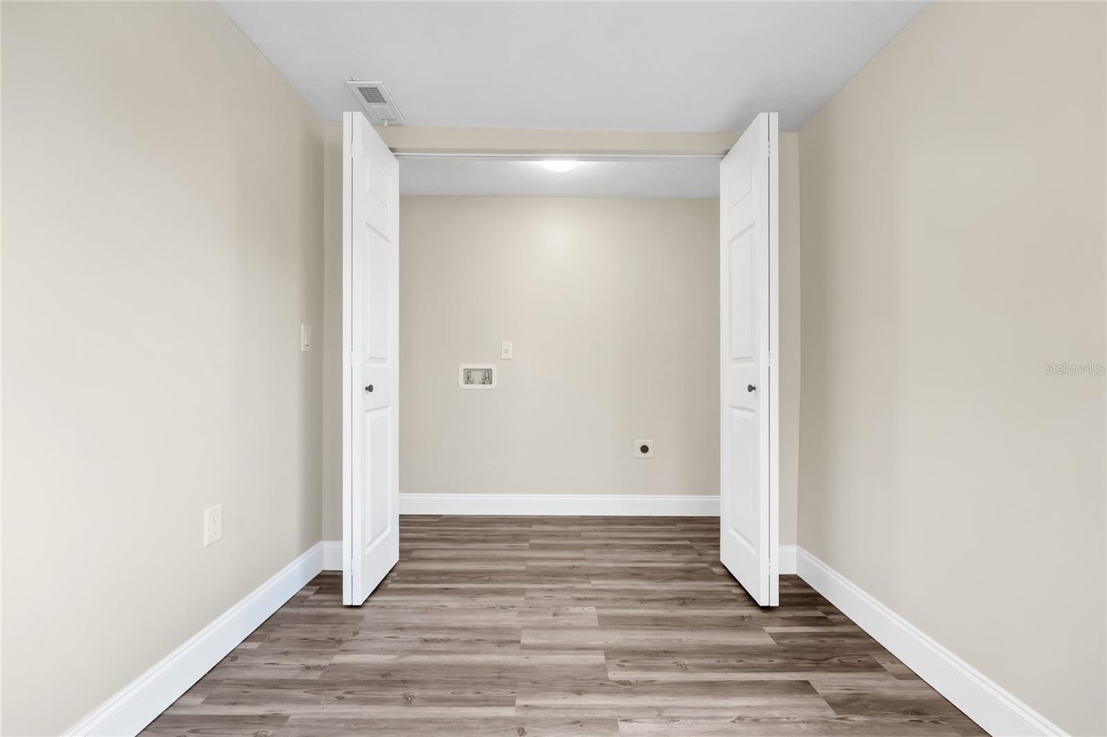 Image 27 of 34 For 66 Tropical Drive