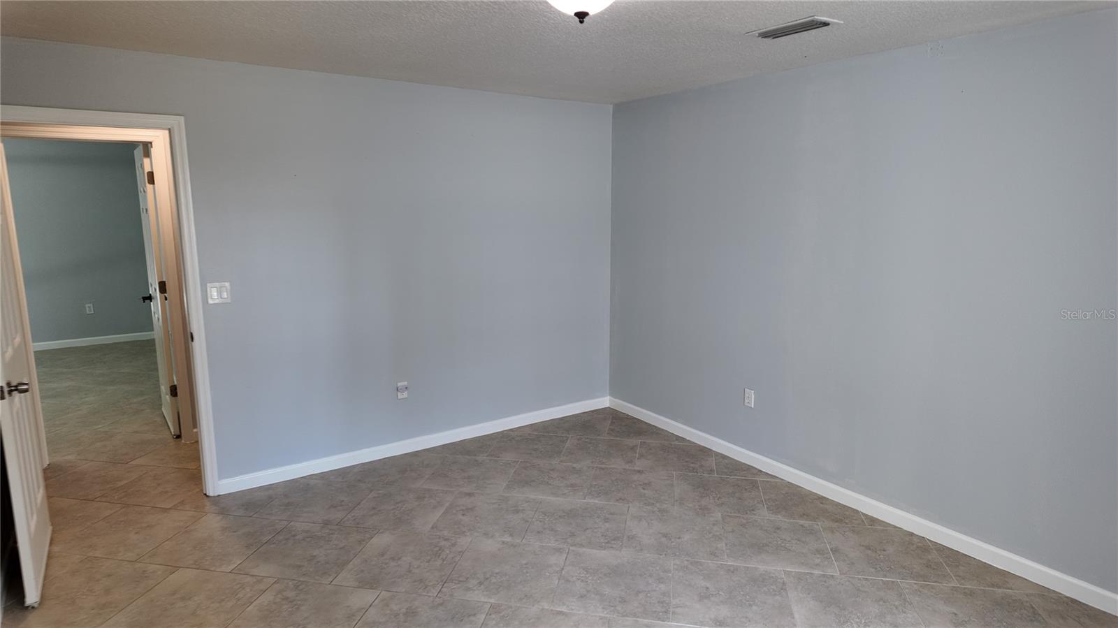 Image 21 of 41 For 3368 Blossom Street