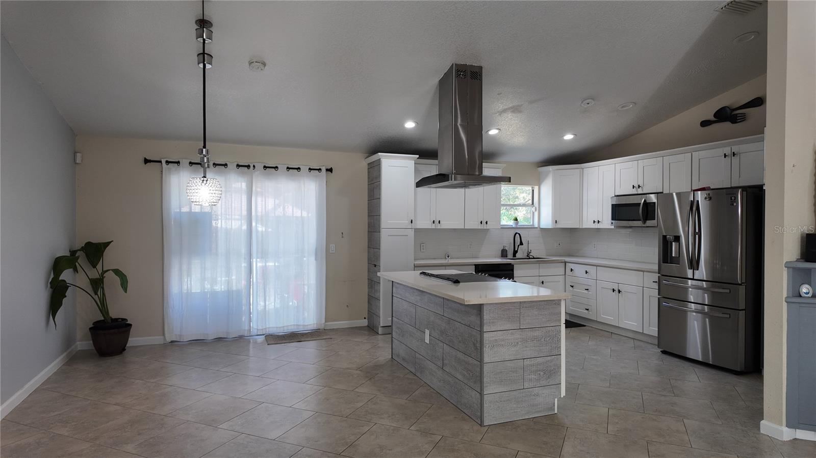 Image 3 of 41 For 3368 Blossom Street