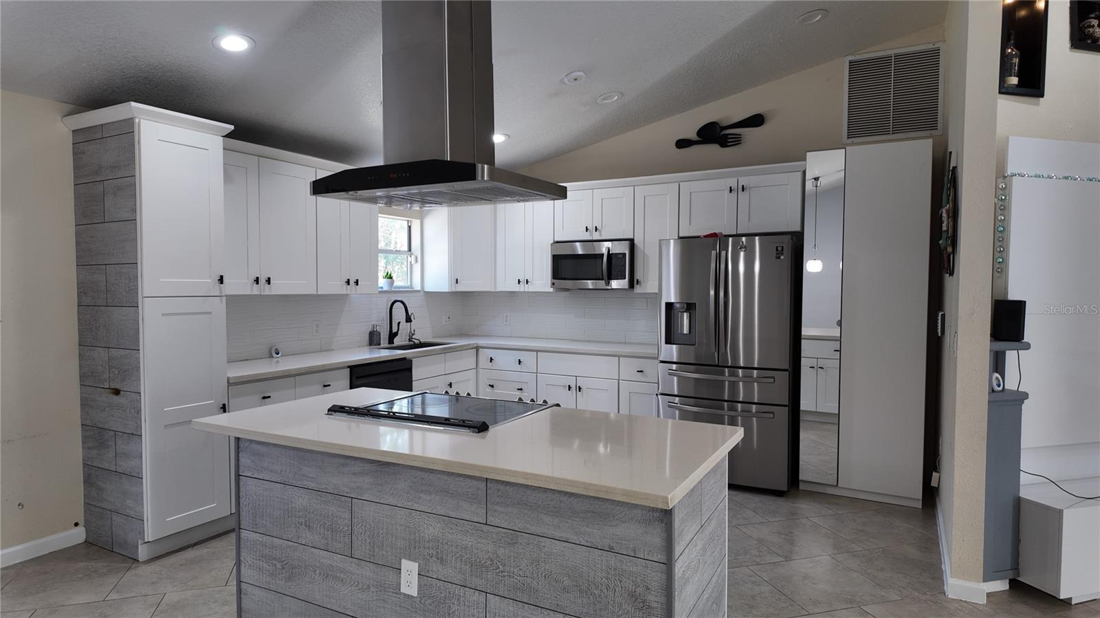 Image 4 of 41 For 3368 Blossom Street