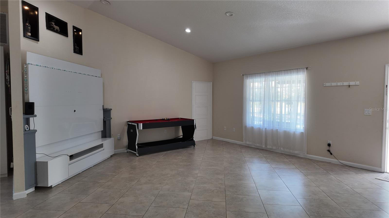 Image 5 of 41 For 3368 Blossom Street