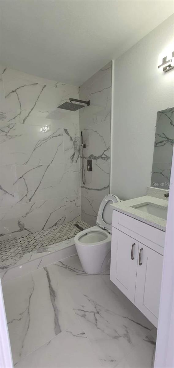 Image 6 of 10 For 13143 Dallas Woods Lane Garage