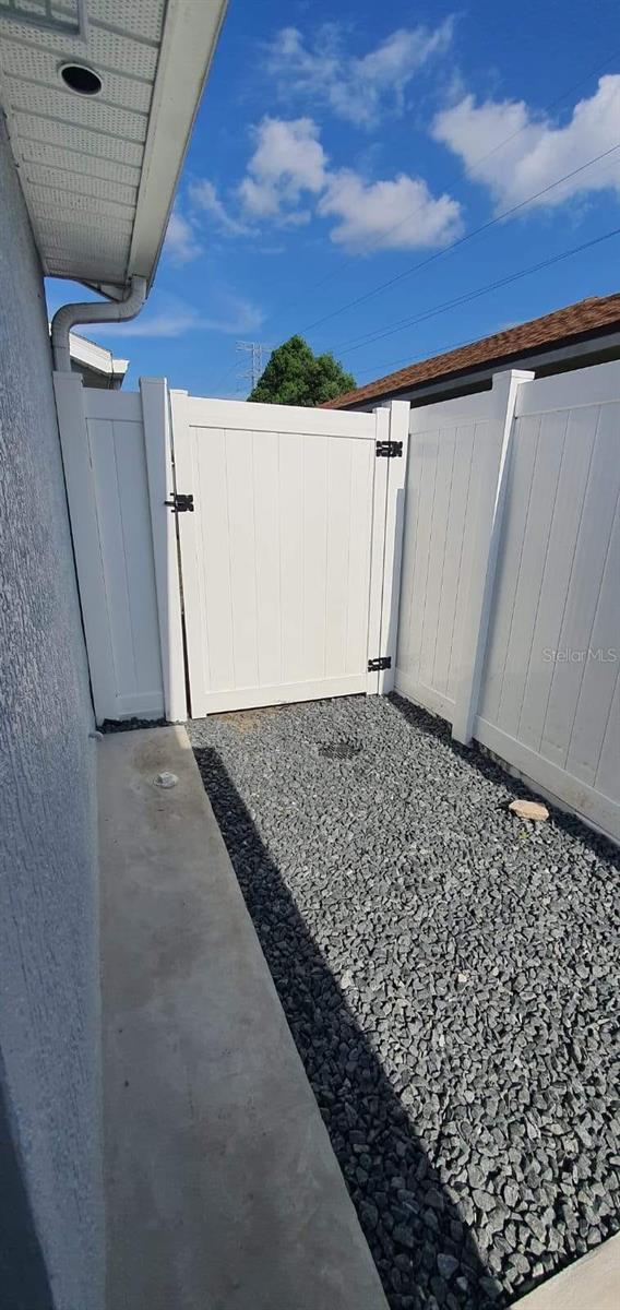 Image 8 of 10 For 13143 Dallas Woods Lane Garage