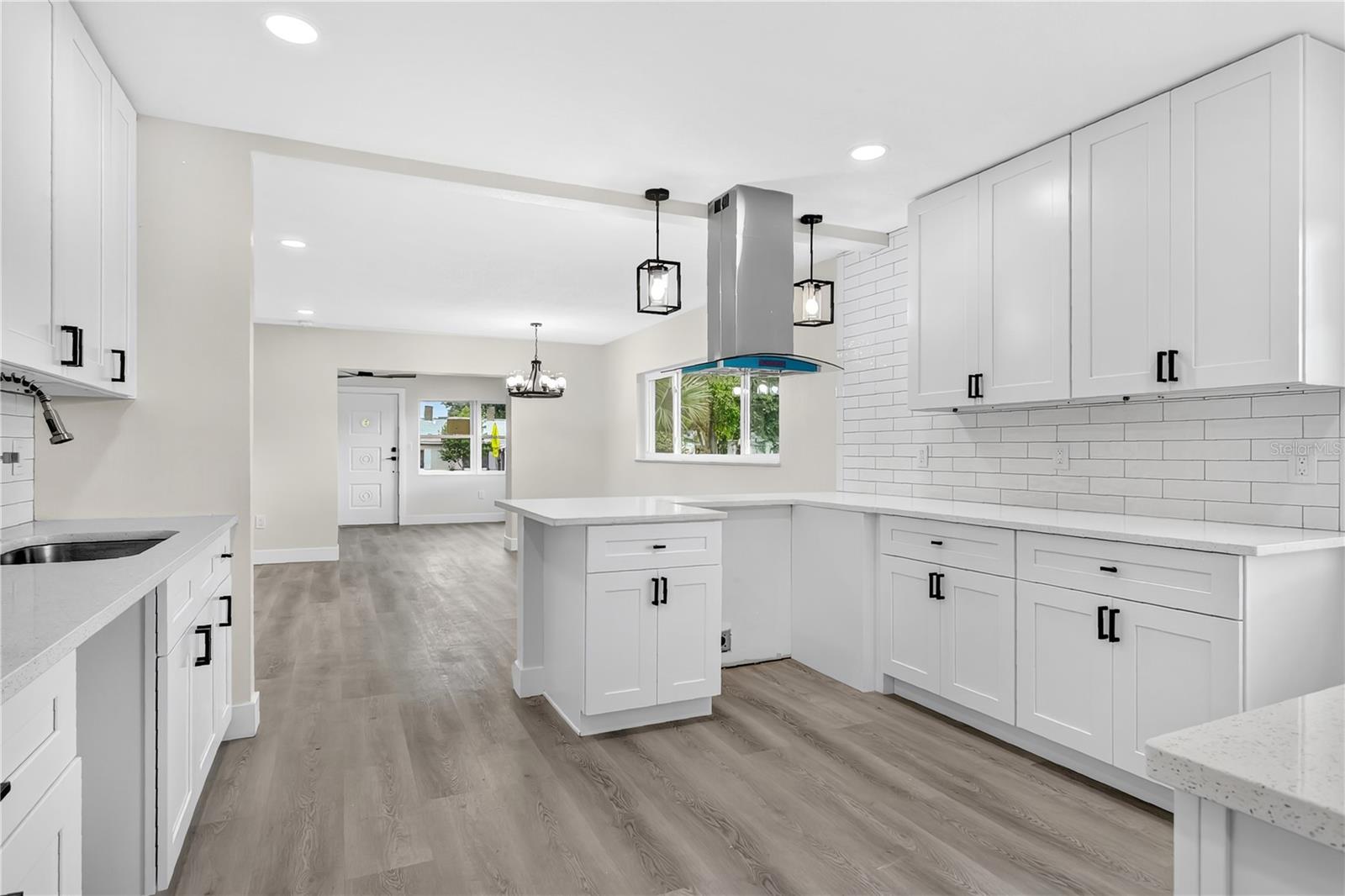 Image 6 of 30 For 2612 Roxbury Road