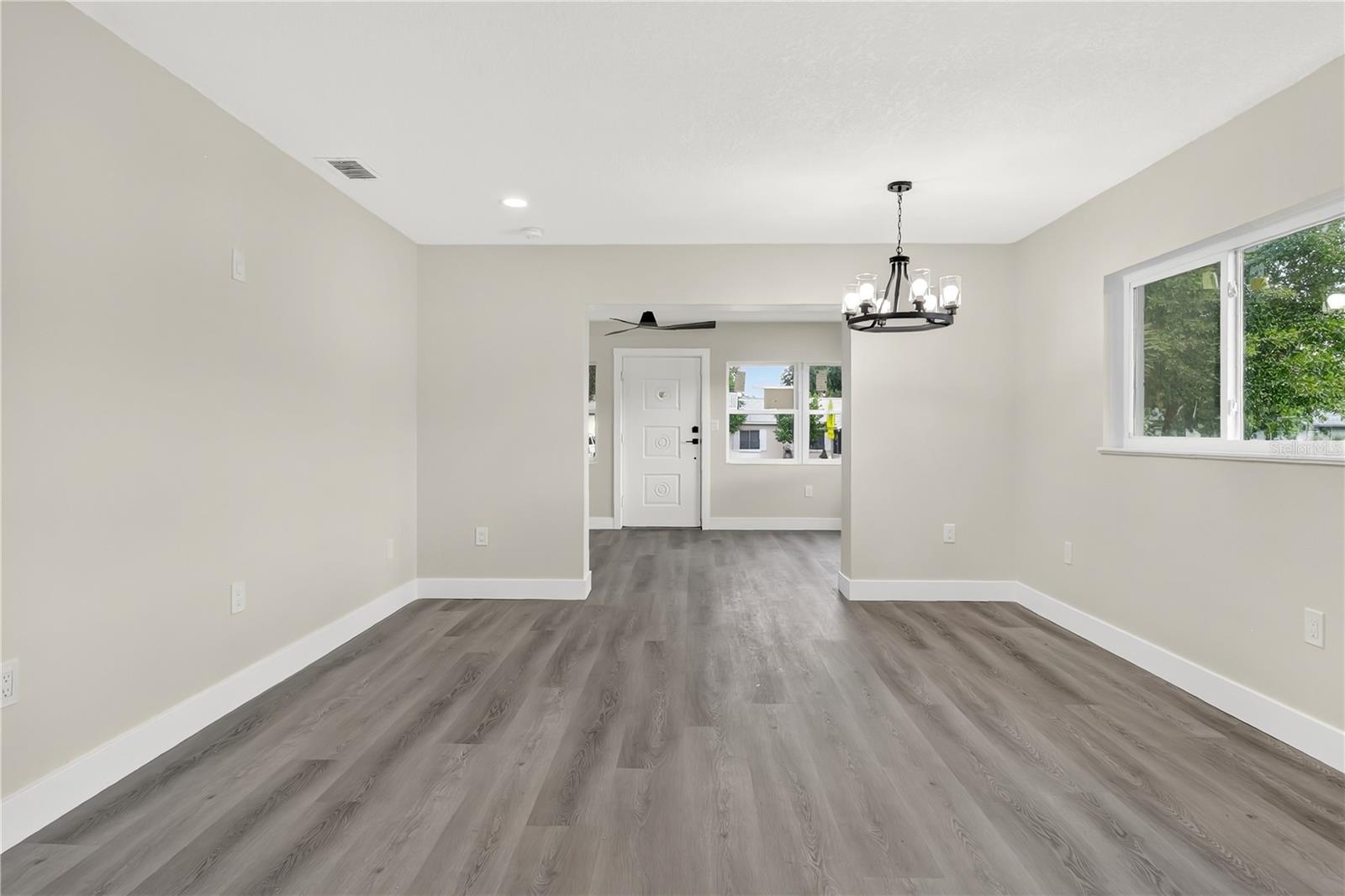 Image 7 of 30 For 2612 Roxbury Road