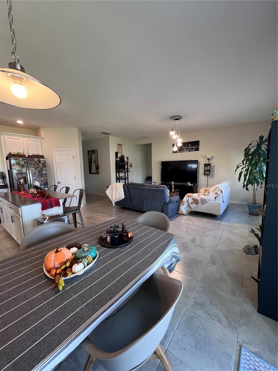 Image 10 of 25 For 1638 Chatsworth Circle