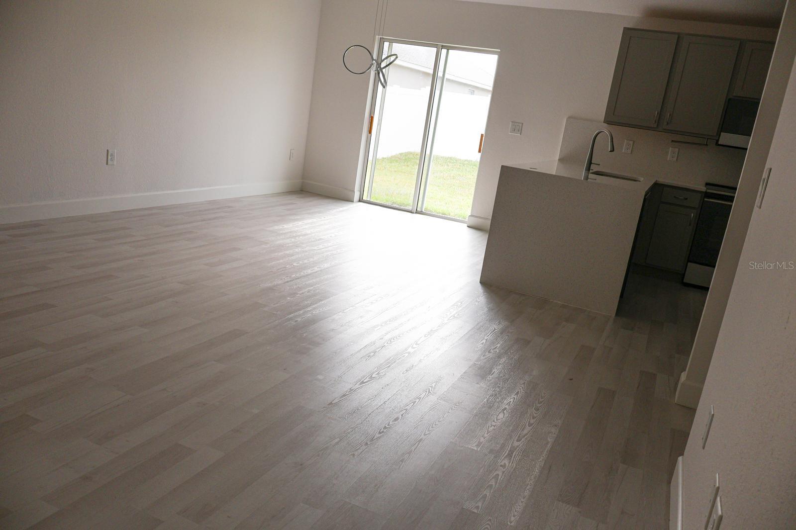 Image 12 of 28 For 2014 Dexter Street