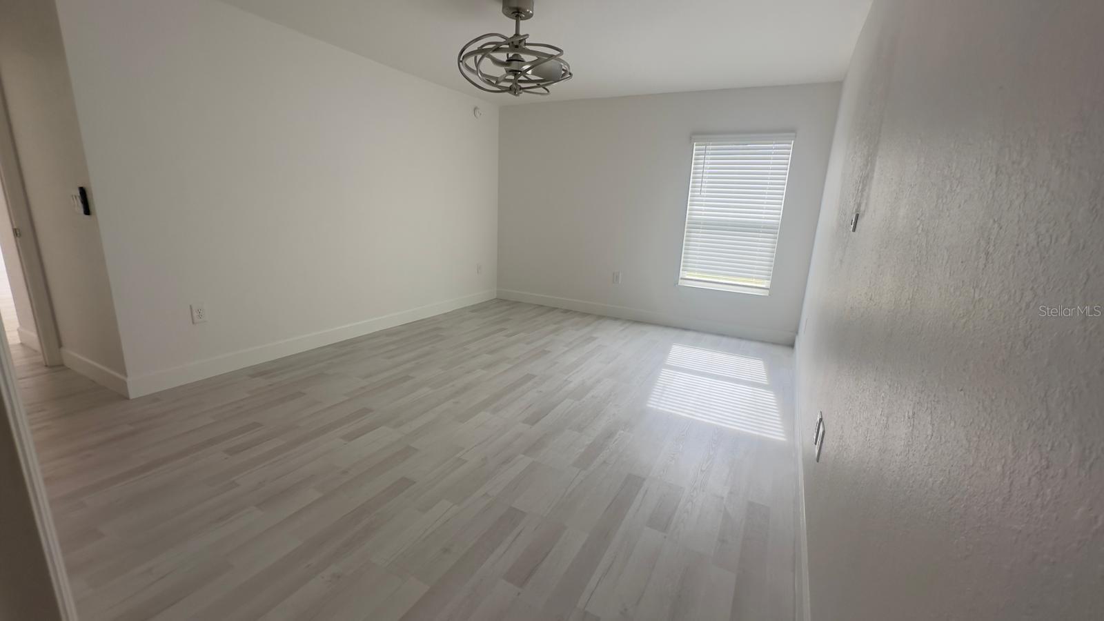 Image 14 of 28 For 2014 Dexter Street