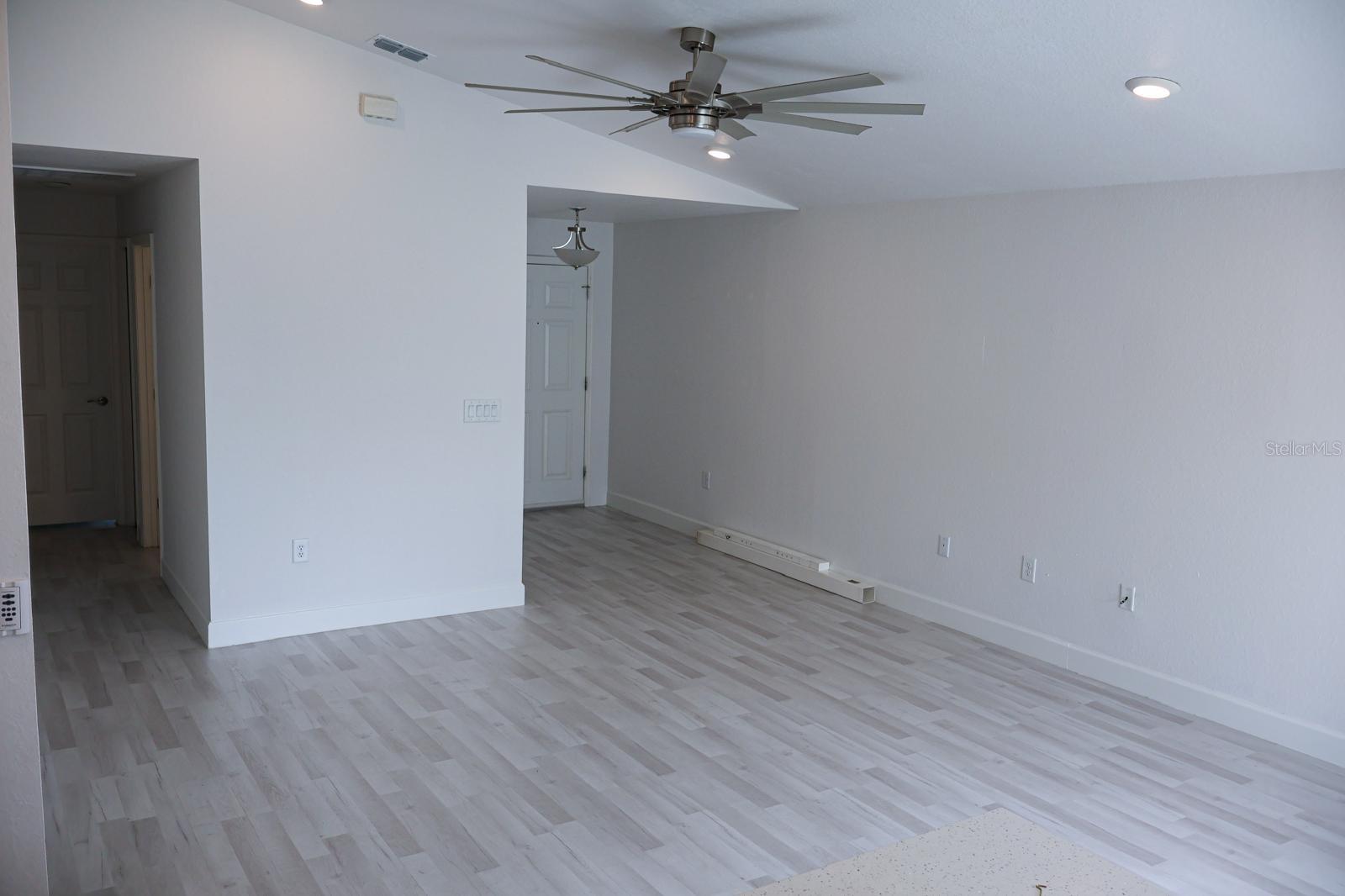 Image 15 of 28 For 2014 Dexter Street