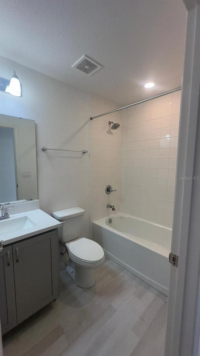 Image 22 of 28 For 2014 Dexter Street