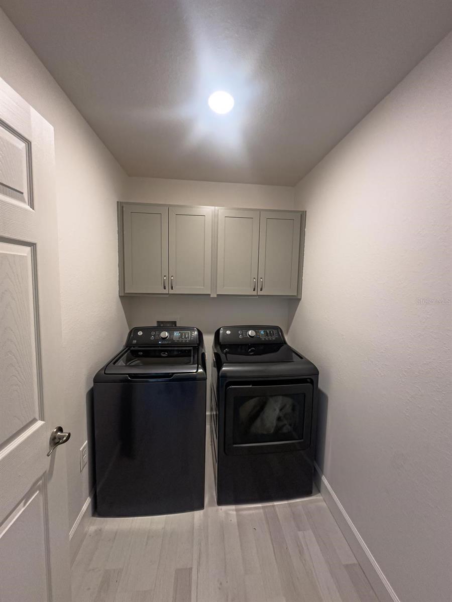 Image 24 of 28 For 2014 Dexter Street