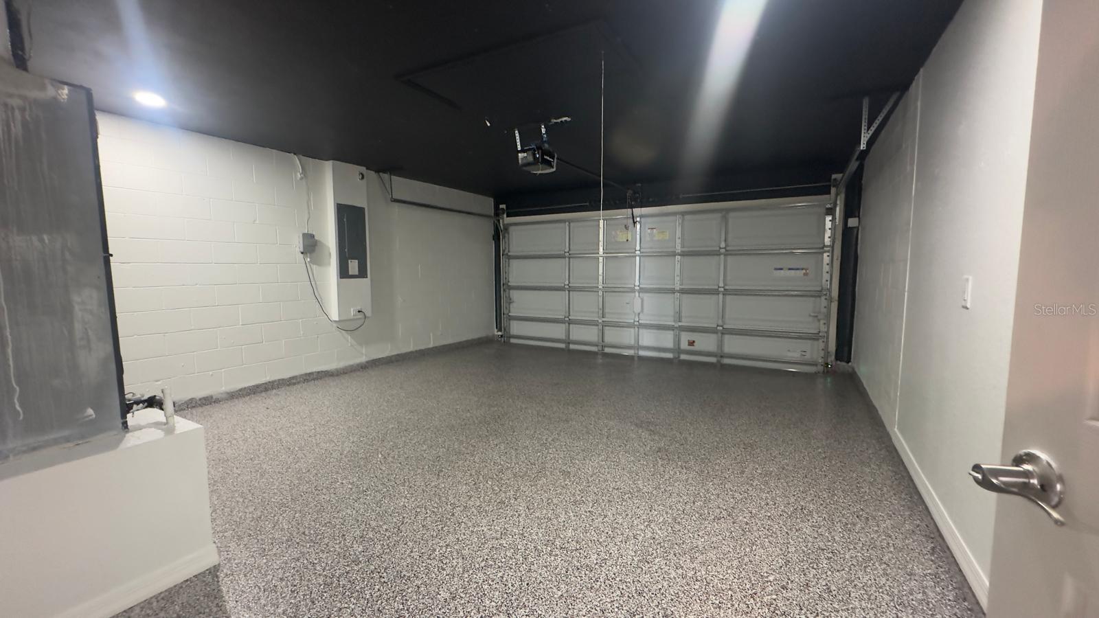 Image 26 of 28 For 2014 Dexter Street