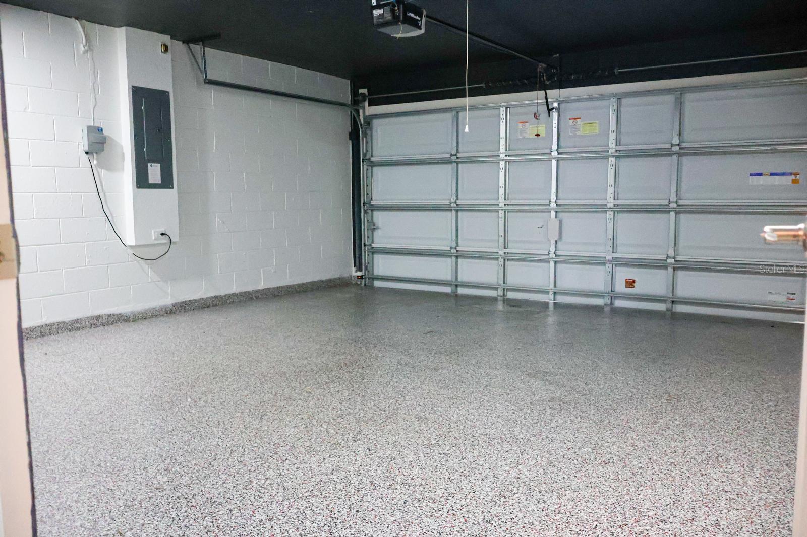 Image 27 of 28 For 2014 Dexter Street